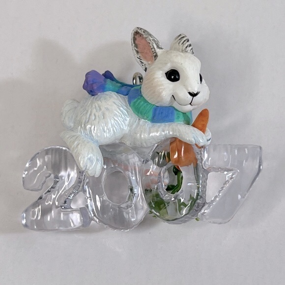 Hallmark 2007 Cool Decade Bunny Rabbit Holiday Christmas Ornament - Picture 3 of 7